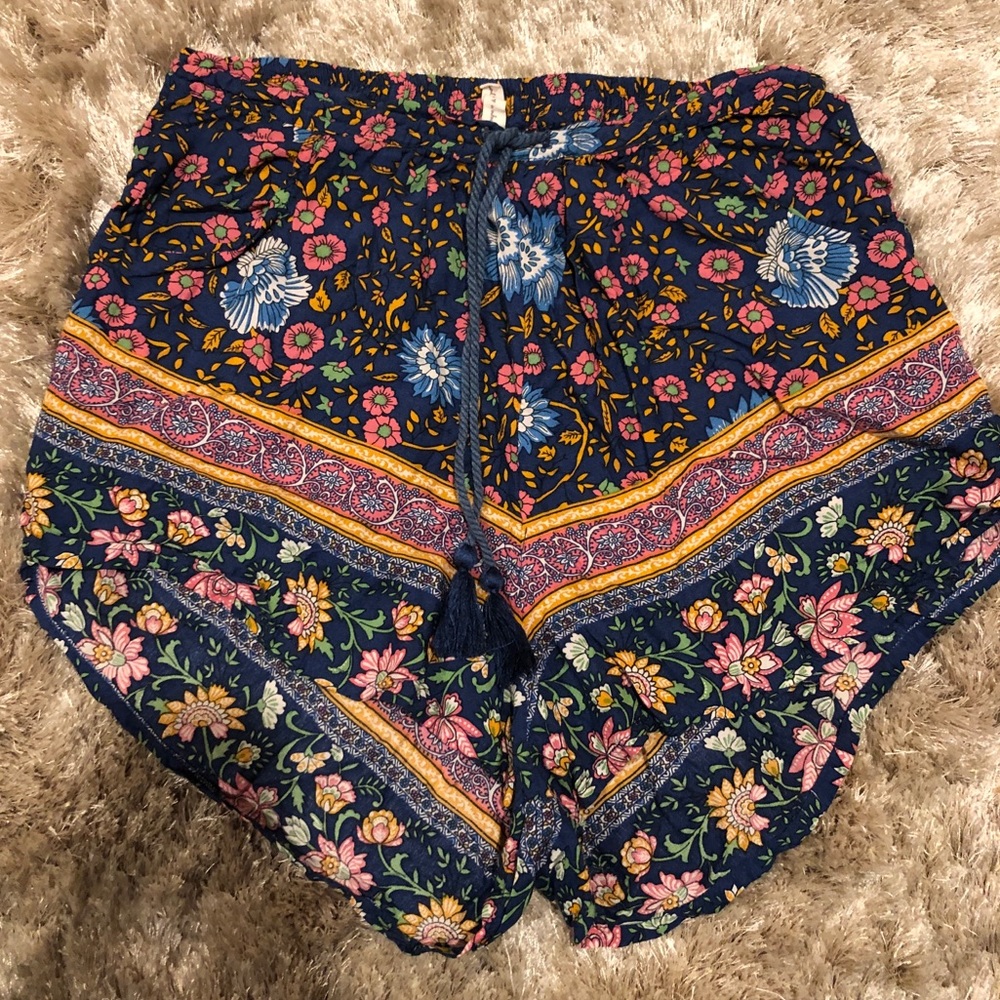FREE PEOPLE LOOK ALIKE FABRIC SHORTS
